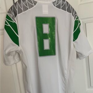Marcus Mariota Orego throwback White and Green Sports Jersey